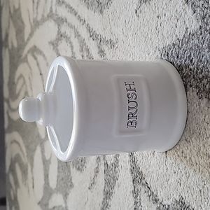 Brush Canister
